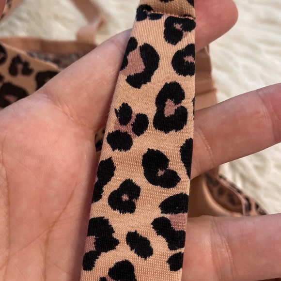 Adrianne Vittadini Bra size 38D excellent condition cheetah design - Picture 2 of 12